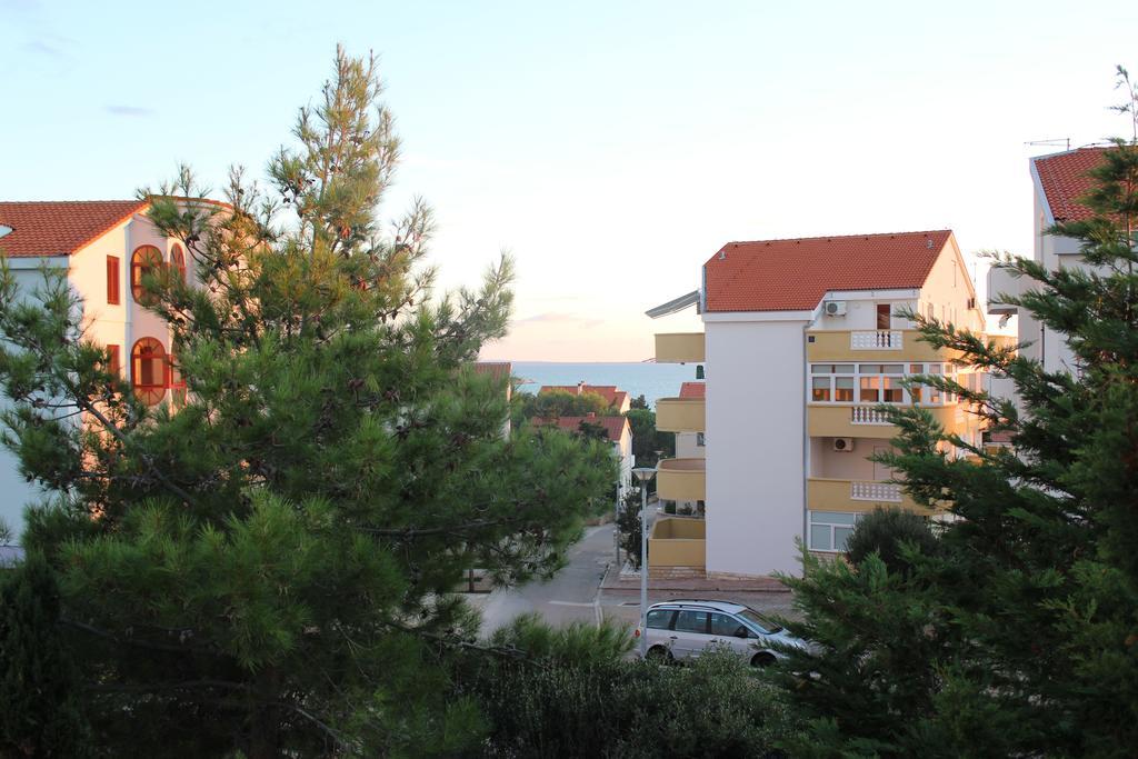 Apartments Marszalek Novalja Ruang foto
