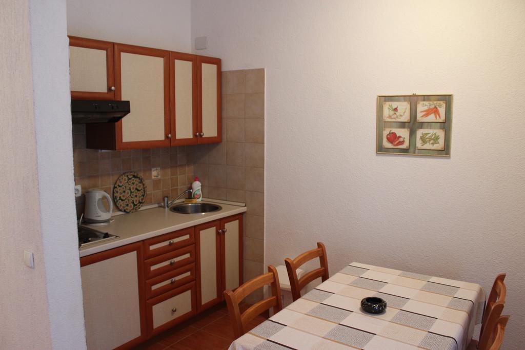 Apartments Marszalek Novalja Ruang foto