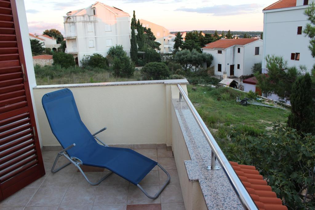 Apartments Marszalek Novalja Ruang foto